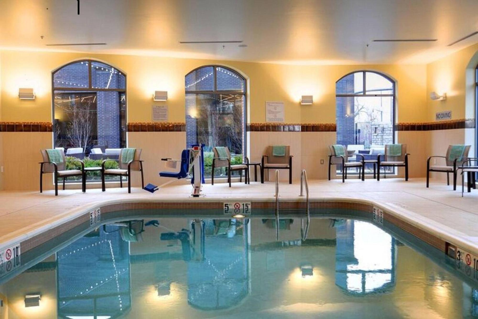 Courtyard By Marriott Columbus Osu Hotel Exterior photo